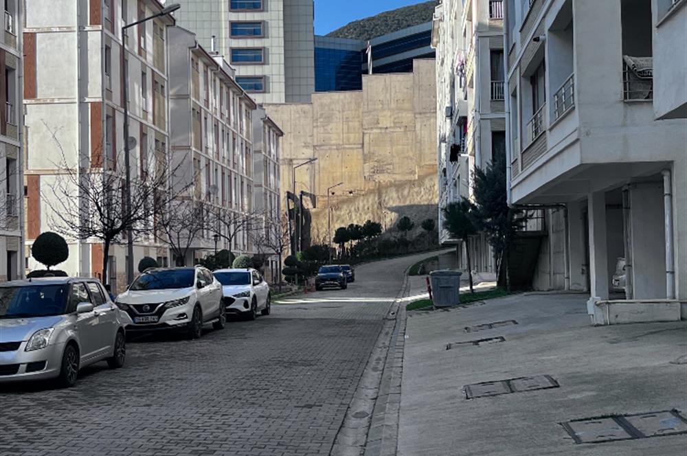 Hastane TOKİ de Asansörlü Ferah 3+1 Kiralık Daire