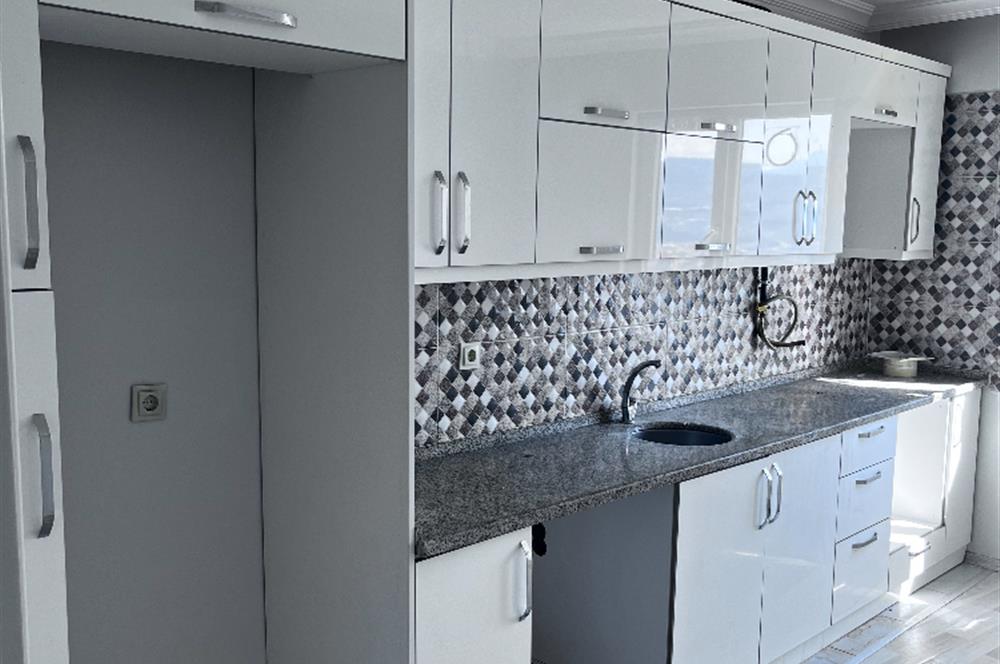 Deniz Manzaralı Ara Kat 3+1 Asansörlü Kiralık Daire