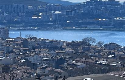 Deniz Manzaralı Ara Kat 3+1 Asansörlü Kiralık Daire