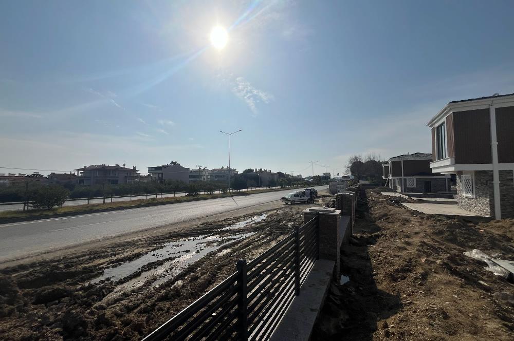 AYVACIKTA SİTE İÇİNDE 3+1 VİLLA