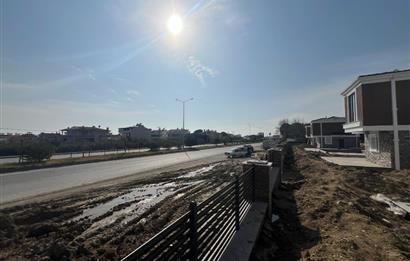 AYVACIKTA SİTE İÇİNDE 3+1 VİLLA