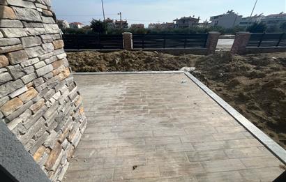 AYVACIKTA SİTE İÇİNDE 3+1 VİLLA