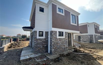 AYVACIKTA SİTE İÇİNDE 3+1 VİLLA