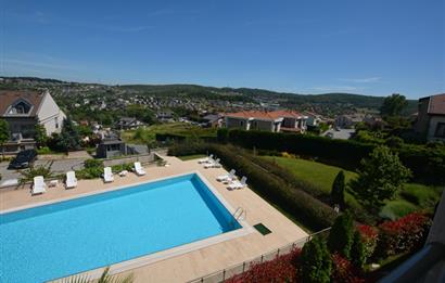 Zekeriyaköy Çarşıda Kiralık Çatı Dubleks Daire