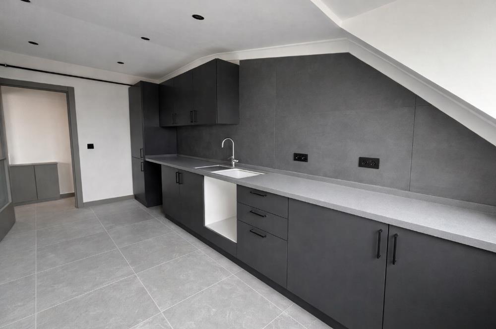 ALTINTEPE'DE HARİKA LOKASYON ADA VE DENİZ MANZARALI KÖŞE DUBLEKS