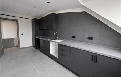 ALTINTEPE'DE HARİKA LOKASYON ADA VE DENİZ MANZARALI KÖŞE DUBLEKS