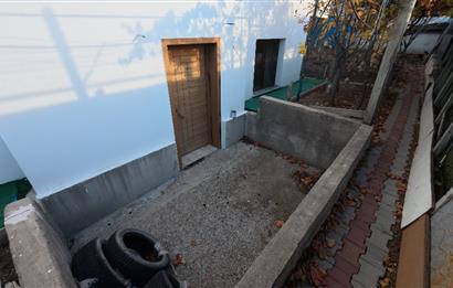 ÇANKAYA ALACAATLI'NIN MERKEZİNDE 4 DAİRELİ SATILIK KOMPLE BİNA