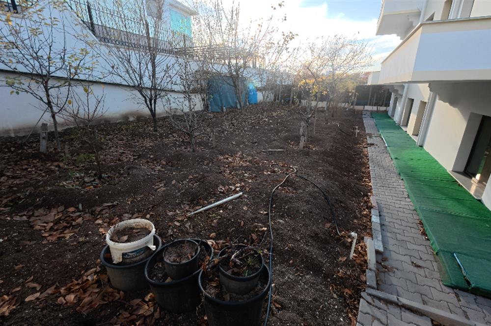 ÇANKAYA ALACAATLI'NIN MERKEZİNDE 4 DAİRELİ SATILIK KOMPLE BİNA