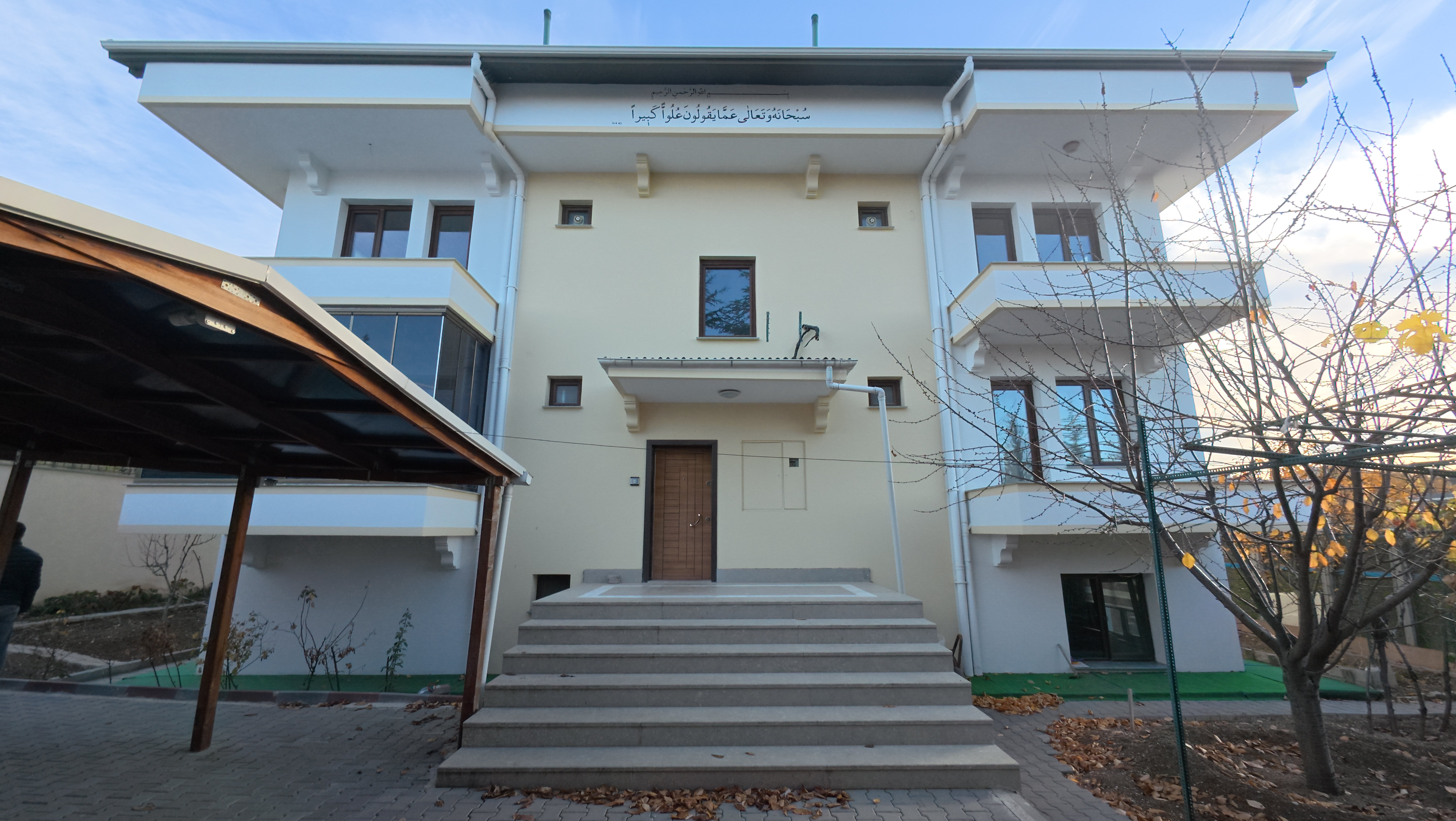 ÇANKAYA ALACAATLI'NIN MERKEZİNDE 4 DAİRELİ SATILIK KOMPLE BİNA