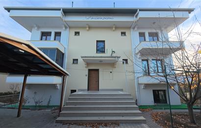 ÇANKAYA ALACAATLI'NIN MERKEZİNDE 4 DAİRELİ SATILIK KOMPLE BİNA