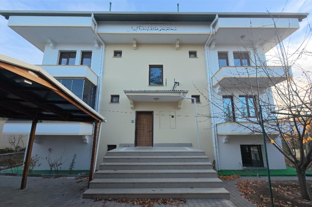 ÇANKAYA ALACAATLI'NIN MERKEZİNDE 4 DAİRELİ SATILIK KOMPLE BİNA