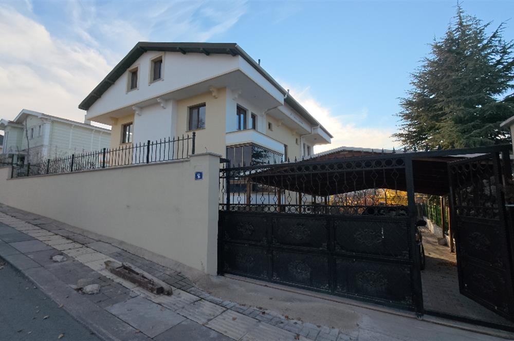 ÇANKAYA ALACAATLI'NIN MERKEZİNDE 4 DAİRELİ SATILIK KOMPLE BİNA