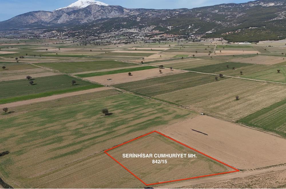 DENİZLİ SERİNHİSAR CUMHURİYET MAHALLESİ'NDE SATILIK 3271m2 TARLA