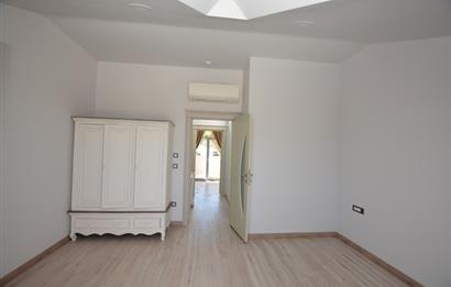 Zekeriyaköy Çarşıda Kiralık Çatı Dubleks Daire