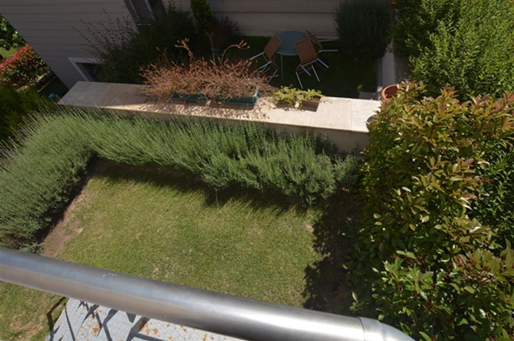 Zekeriyaköy Çarşıda Kiralık Çatı Dubleks Daire