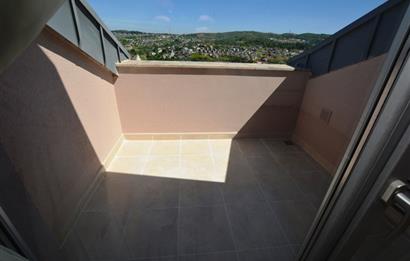 Zekeriyaköy Çarşıda Kiralık Çatı Dubleks Daire