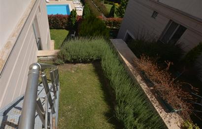 Zekeriyaköy Çarşıda Kiralık Çatı Dubleks Daire