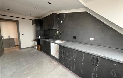 ALTINTEPE'DE HARİKA LOKASYON ADA VE DENİZ MANZARALI KÖŞE DUBLEKS