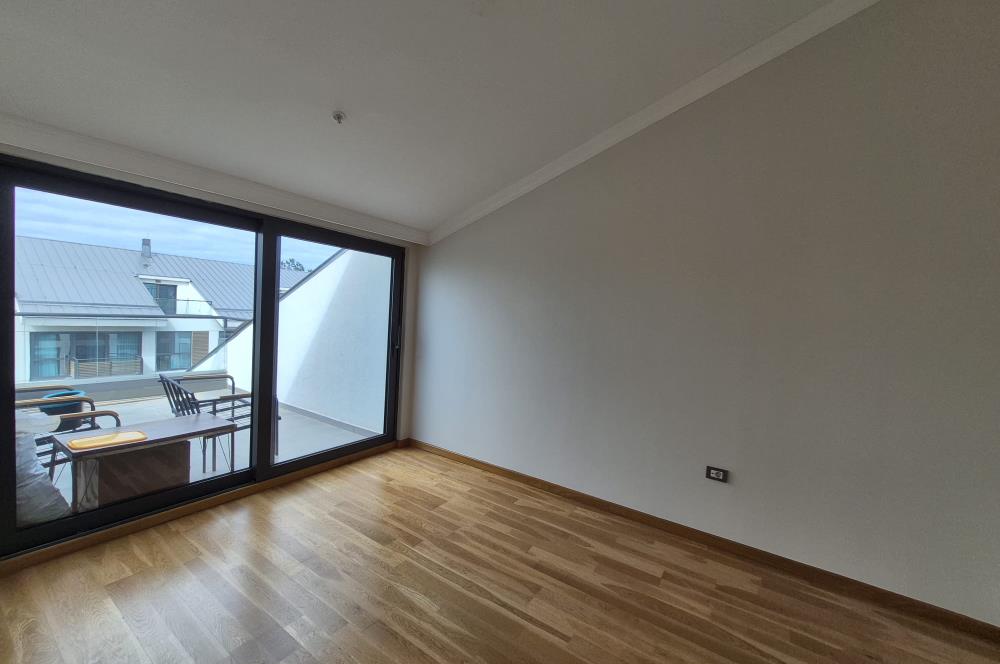 Zekeriyaköy Work&Live | 3+1Teraslı Çatı Dubleks 