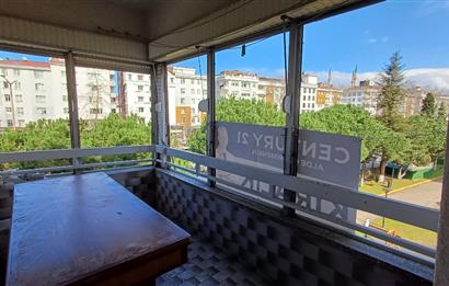 CENTURY21'den YENİ MAHALLEDE ANAYOLA CEPHE 3+1 SİTE İÇİ KİRALIK