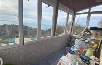 ORDU PERŞEMBE ÇAYTEPE’DE EŞSİZ DENİZ MANZARALI MÜSTAKİL EV VE GENİŞ ARSA FIRSATI