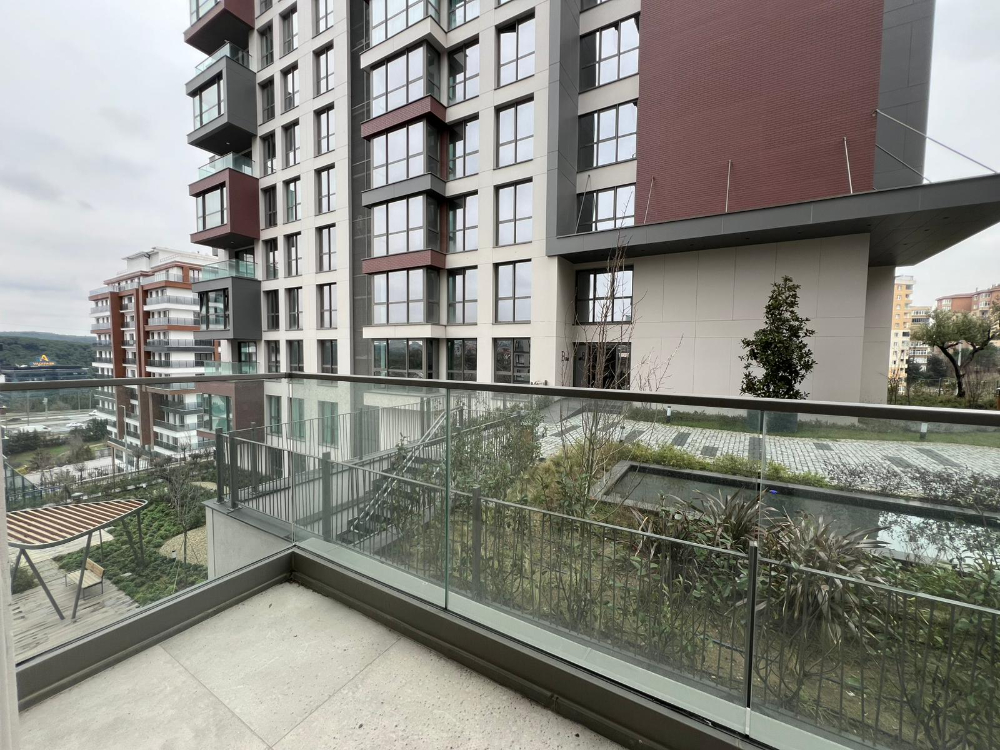 Orman İstanbul Büyük Tip Satılık 2+1 Orman ve Peysaj Manzaralı 