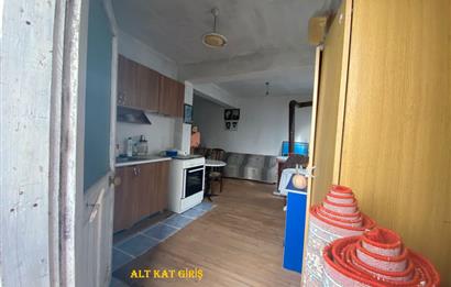 ORDU PERŞEMBE ÇAYTEPE’DE EŞSİZ DENİZ MANZARALI MÜSTAKİL EV VE GENİŞ ARSA FIRSATI