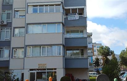 CENTURY21'den YENİ MAHALLEDE ANAYOLA CEPHE 3+1 SİTE İÇİ KİRALIK