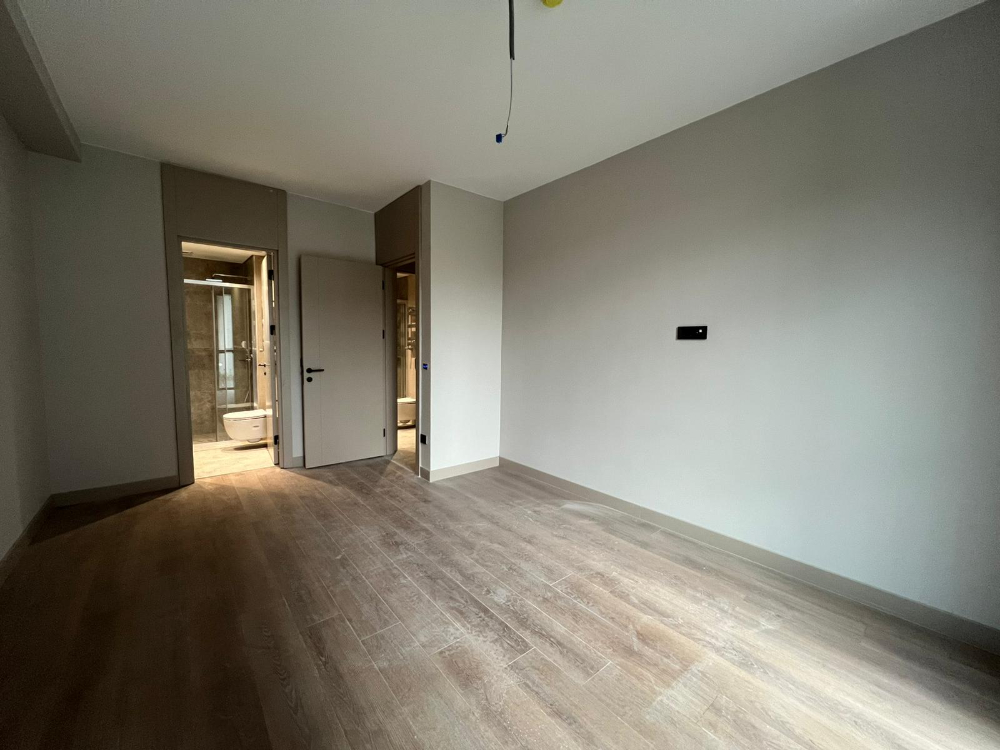 Orman İstanbul Büyük Tip Satılık 2+1 Orman ve Peysaj Manzaralı 