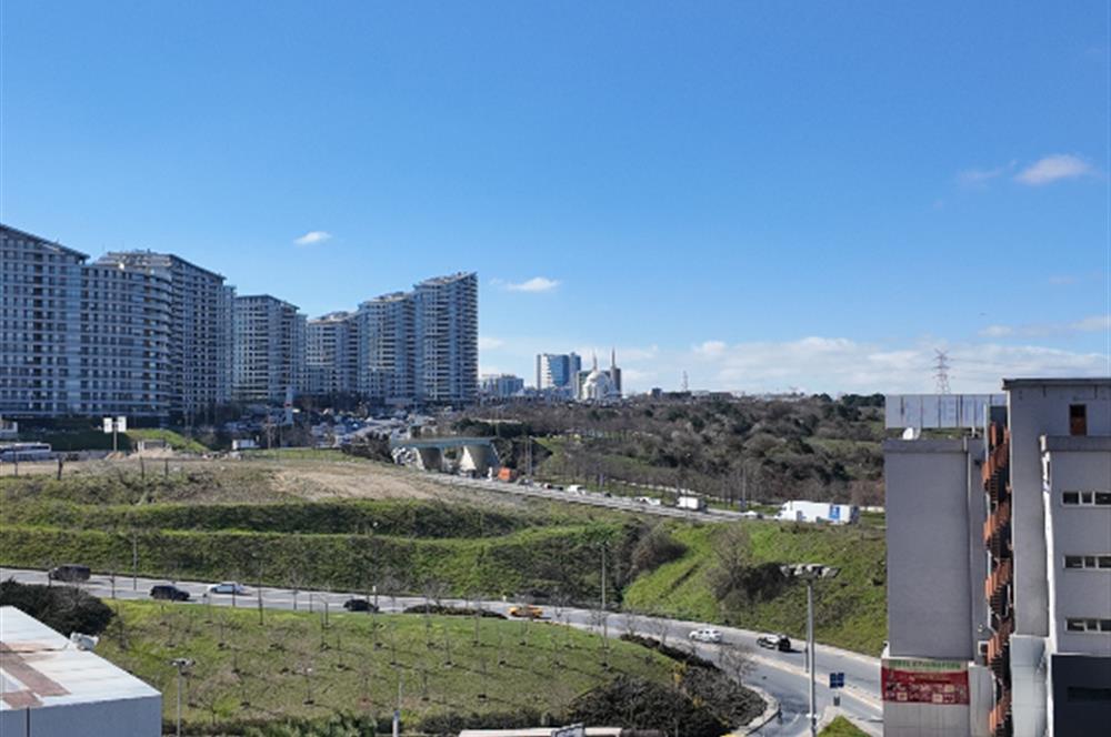 C21|NEXAR'DAN OTOCENTER ANA GİRİŞTE 20 ARAÇ SERGİ KÖŞE DÜKKAN