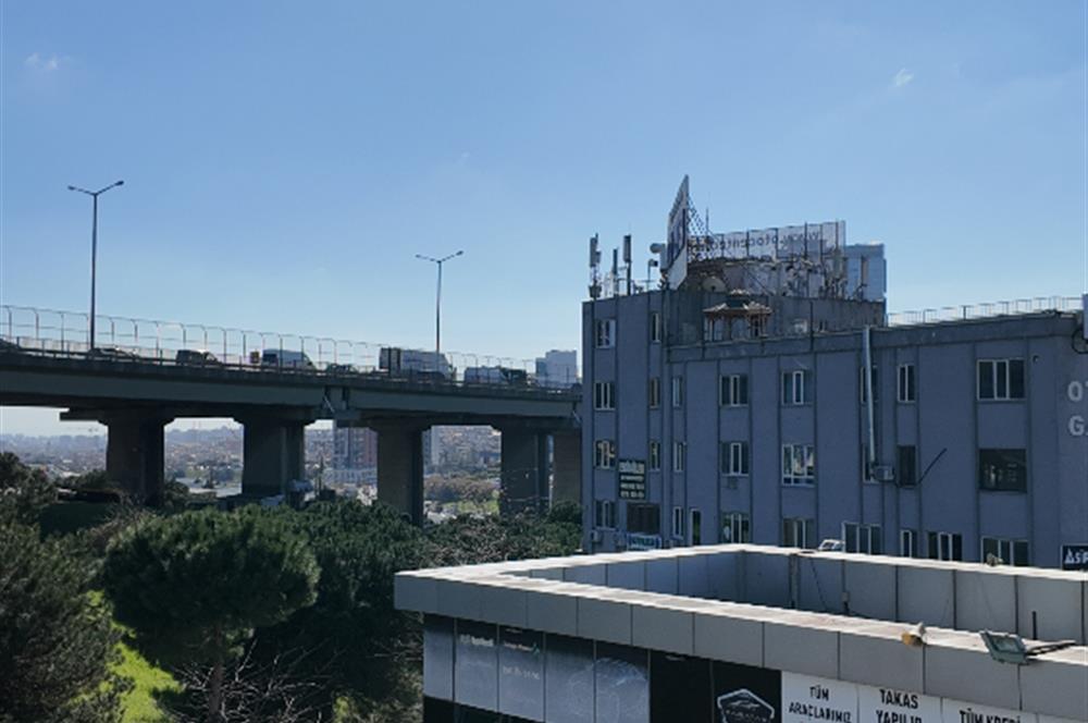 C21|NEXAR'DAN OTOCENTER ANA GİRİŞTE 20 ARAÇ SERGİ KÖŞE DÜKKAN