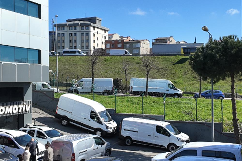 C21|NEXAR'DAN OTOCENTER ANA GİRİŞTE 20 ARAÇ SERGİ KÖŞE DÜKKAN