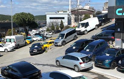 C21|NEXAR'DAN OTOCENTER ANA GİRİŞTE 20 ARAÇ SERGİ KÖŞE DÜKKAN