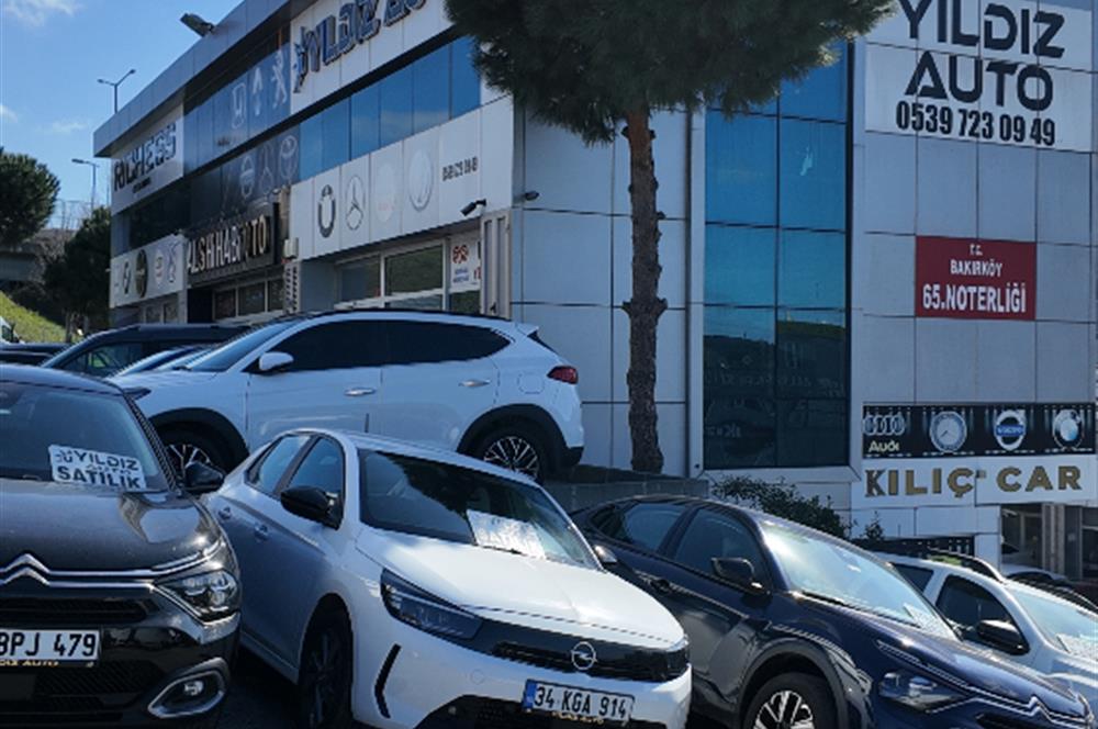 C21|NEXAR'DAN OTOCENTER ANA GİRİŞTE 20 ARAÇ SERGİ KÖŞE DÜKKAN