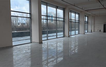 Mustafa Kemal Mahallesinde Prestijli Yeni Binada 480 m² Kiralık