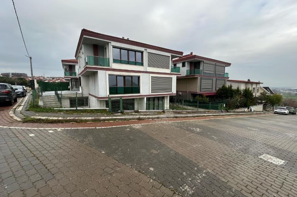 C21 BAL'DAN YENİ MAHALLE VİLLA BÖLGESİ 6+1 KİRALIK VİLLA