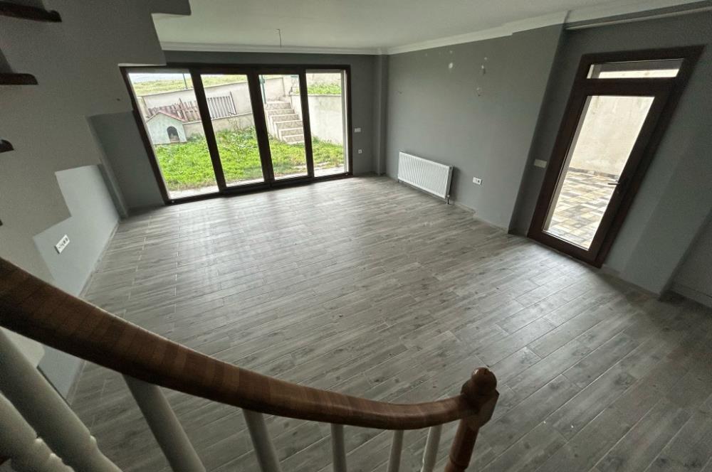 C21 BAL'DAN YENİ MAHALLE VİLLA BÖLGESİ 6+1 KİRALIK VİLLA