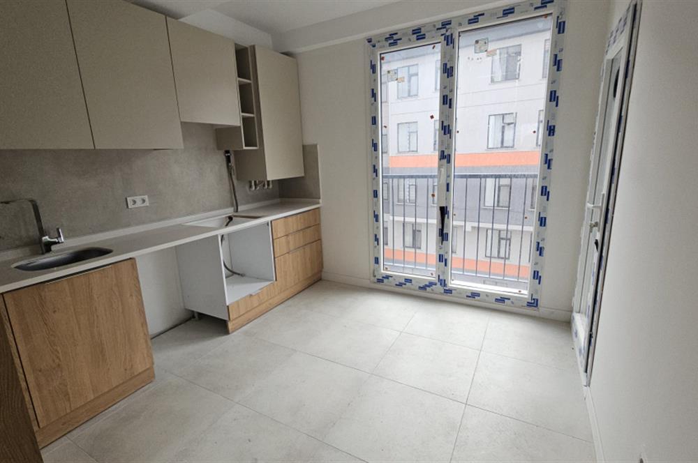 Maltepe Esenkent Well City'de Metoya Yakın Satılık 2+1 Daire