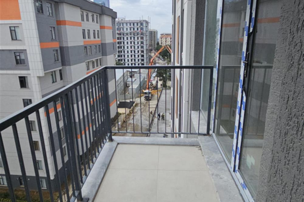 Maltepe Esenkent Well City'de Metoya Yakın Satılık 2+1 Daire