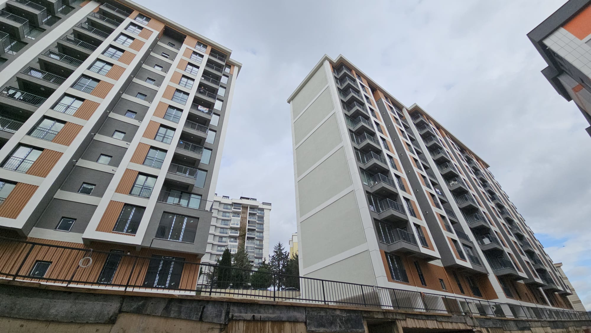 Maltepe Esenkent Well City'de Metoya Yakın Satılık 2+1 Daire