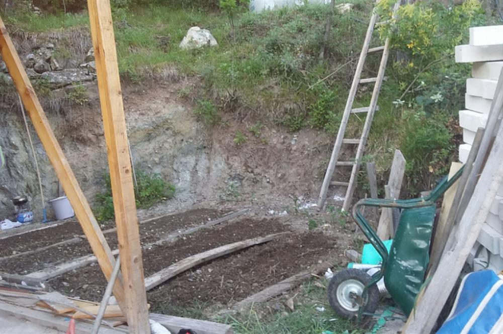 SAKARYA PAMUKOVADA DOĞA HARİKASI EVİ İÇİNDE SATILIK ARSA