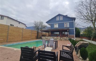 KARTEPE SUADİYEDE TRİPLEKS HAVUZLU VİLLA VE 4 BUNGALOV