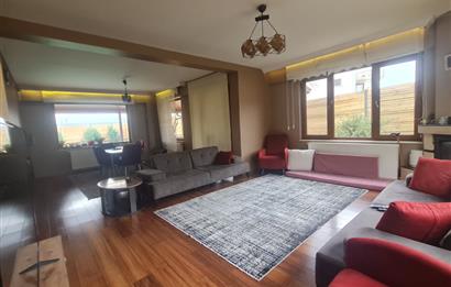 KARTEPE SUADİYEDE TRİPLEKS HAVUZLU VİLLA VE 4 BUNGALOV