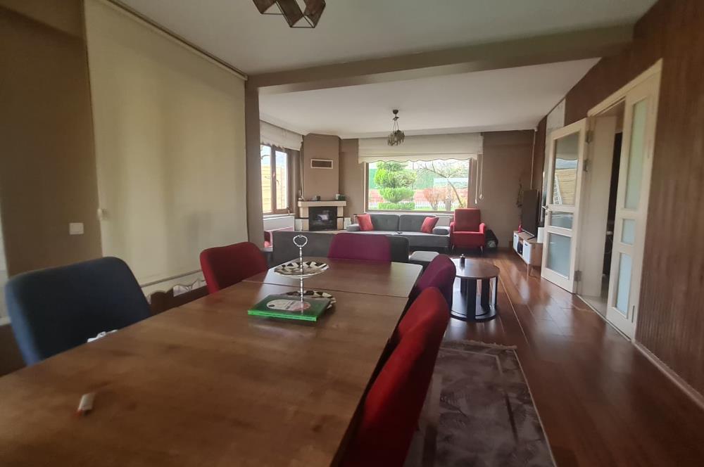 KARTEPE SUADİYEDE TRİPLEKS HAVUZLU VİLLA VE 4 BUNGALOV