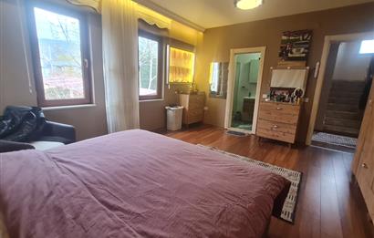 KARTEPE SUADİYEDE TRİPLEKS HAVUZLU VİLLA VE 4 BUNGALOV