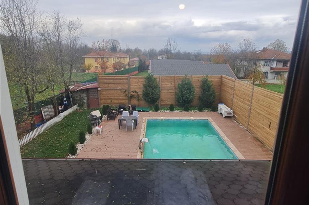 KARTEPE SUADİYEDE TRİPLEKS HAVUZLU VİLLA VE 4 BUNGALOV
