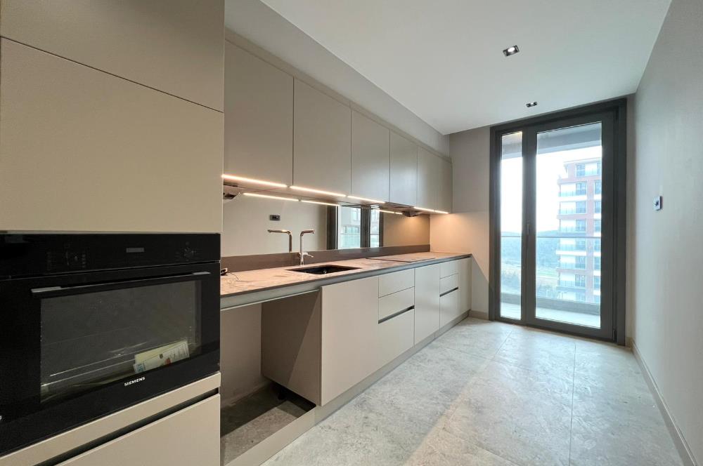 Orman İstanbul Büyük Tip Satılık 2+1 Orman ve Peysaj Manzaralı 