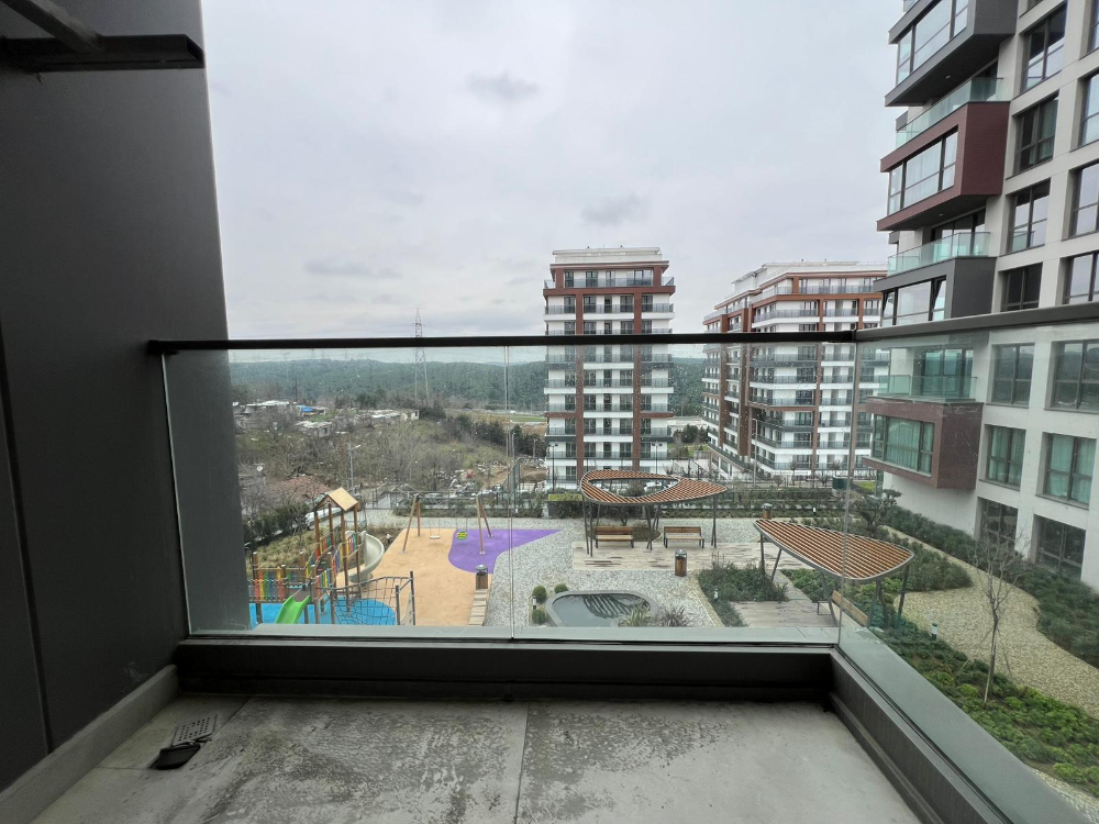 Orman İstanbul Büyük Tip Satılık 2+1 Orman ve Peysaj Manzaralı 