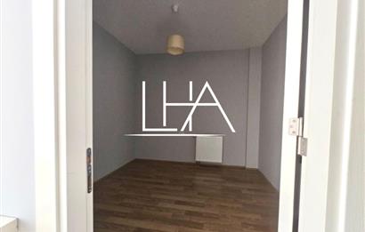 C21'DEN METRO KARŞISI GÖKMAHAL'DE SATILIK KULLANIŞLI 1,5+1 DAİRE