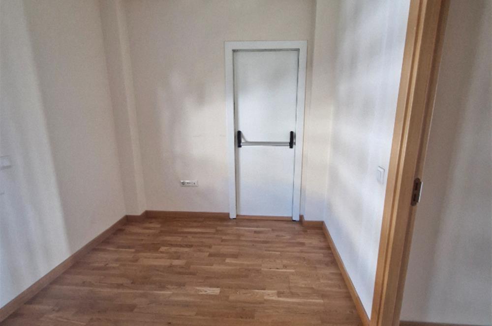 CENTURY 21 SAHRA'DAN KOZZY'E YAKIN YENİ BİNADA 2+1 KOMBİLİ